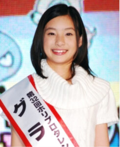 足立梨花の本名や経歴 国籍は 可愛くないと言われる理由3つを解説 よつばクローバーライフ 足立梨花の本名や経歴 国籍は 可愛くないと言われる理由3つを解説 よつばクローバーライフ